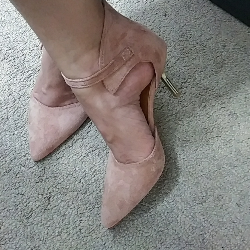 pink blush pumps